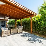Semi Detached In Complex With Shared Semi Olympic Swimming Pool In * Кушадасы