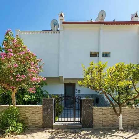 Semi Detached In Complex With Shared Semi Olympic Swimming Pool In Kusadasi
